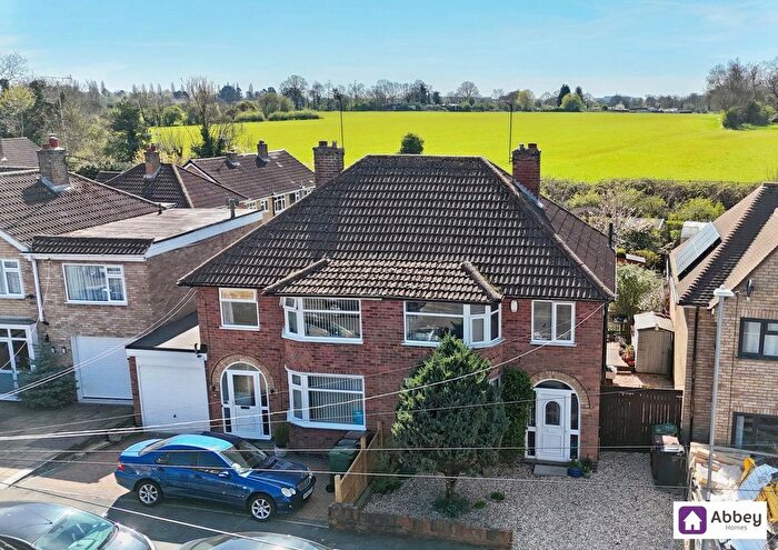 3 Bedroom Semi Detached House For Sale In Queensgate Drive, Birstall, LE4