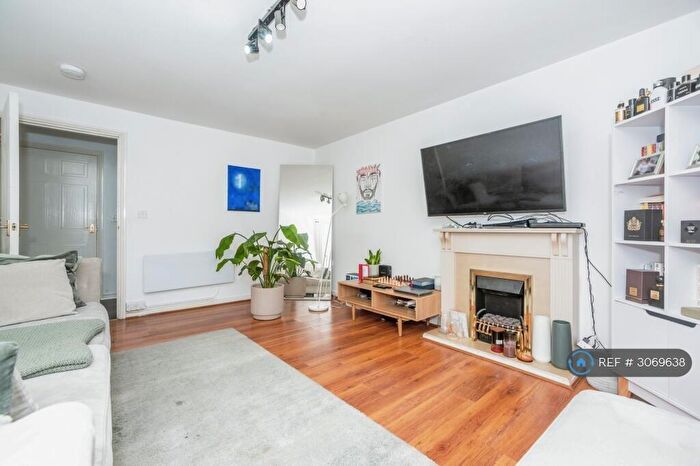 2 Bedroom Flat To Rent In Chafford Hundred, Grays, RM16