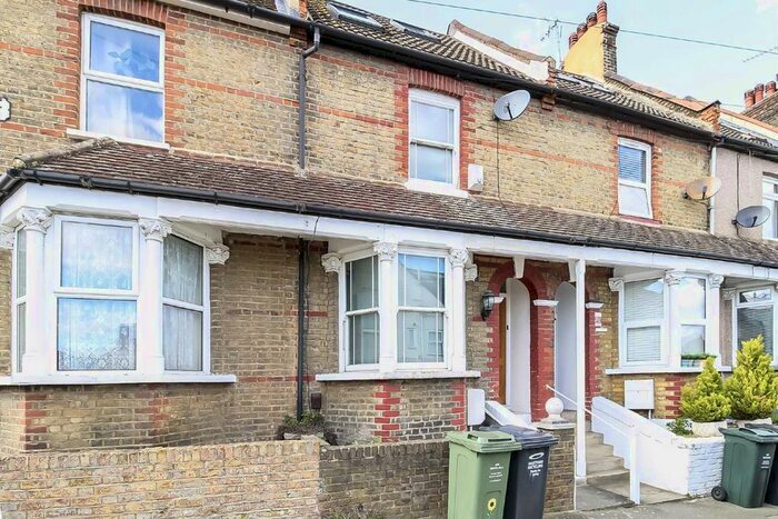 3 Bedroom Flat To Rent In Westgate Road, Dartford, DA1