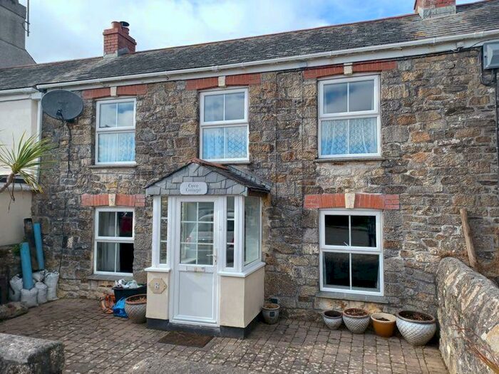 3 Bedroom Cottage To Rent In The Square, Pentewan, PL26