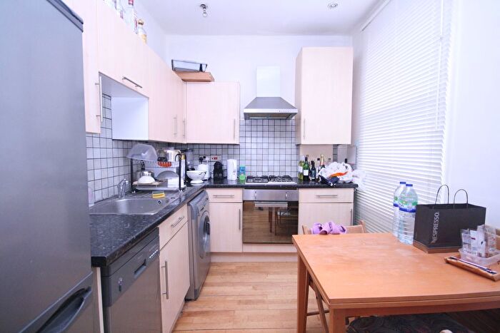 2 Bedroom Flat To Rent In Hartham Road, London, N7