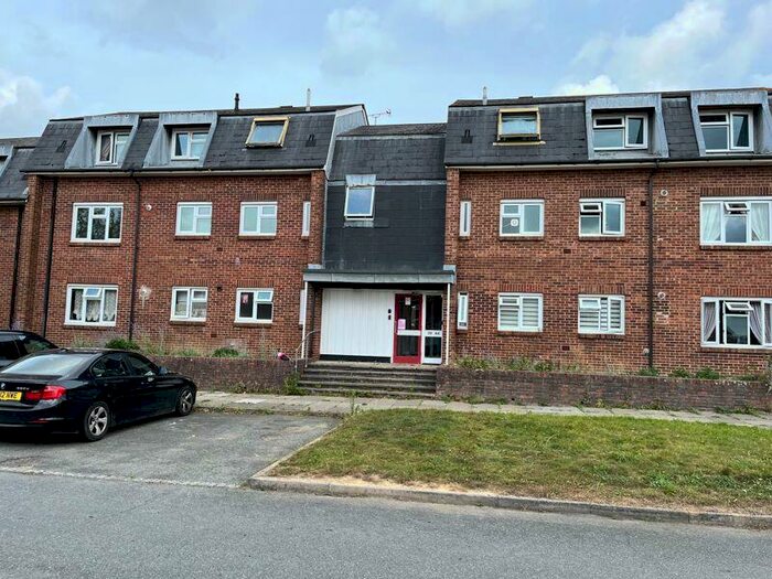 2 Bedroom Flat To Rent In , RH11