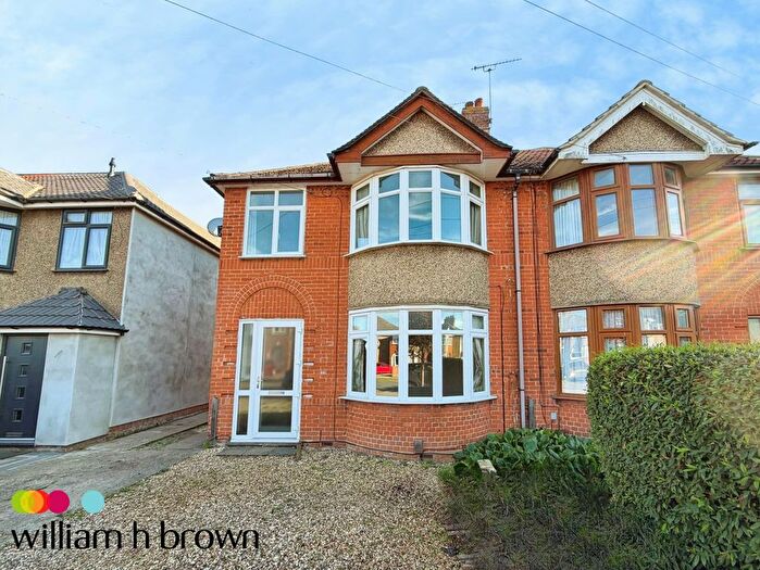 3 Bedroom Property To Rent In Kingsgate Drive, Ipswich, IP4