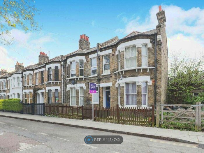 1 Bedroom Flat To Rent In Coleman Road, London, SE5