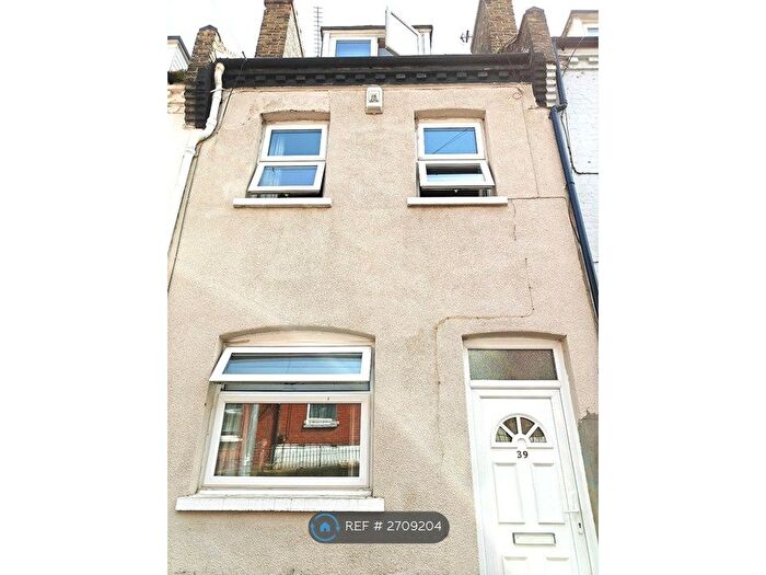 3 Bedroom Terraced House To Rent In Thomas St, Rochester, ME1