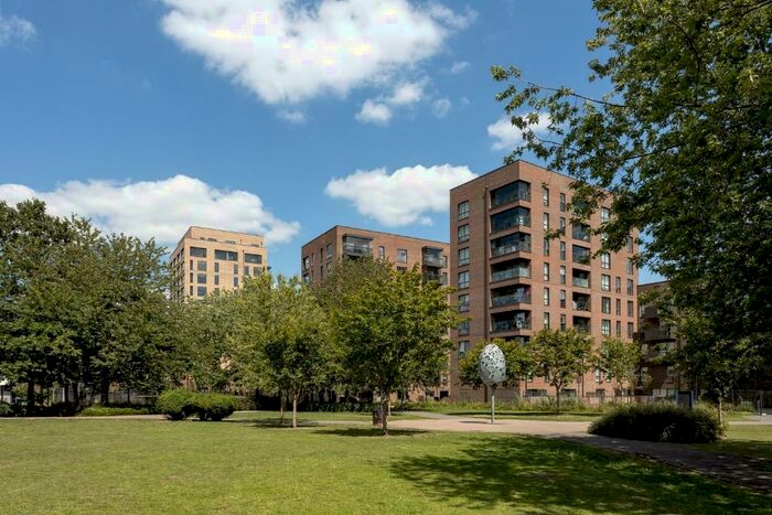 1 Bedroom Apartment To Rent In Pechora Way, London, E14