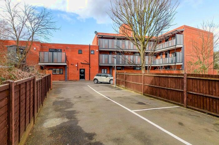 2 Bedroom Flat To Rent In 176 A Chenab Court London Road, Morden SM4