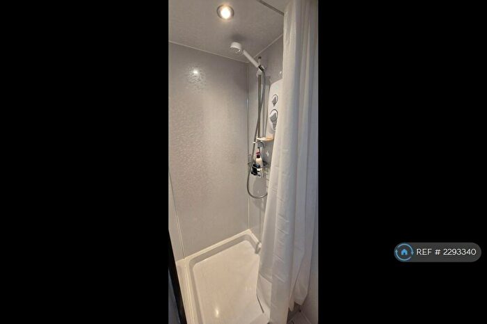 1 Bedroom Flat To Rent In St Peters Place, Edinburgh, EH3