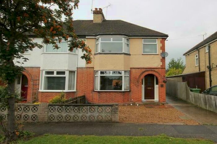 4 Bedroom Semi-Detached House To Rent In Gisborne Road, CB1