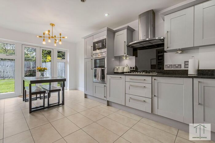 3 Bedroom Detached House To Rent In Farmers Place, Gerrards Cross, SL9