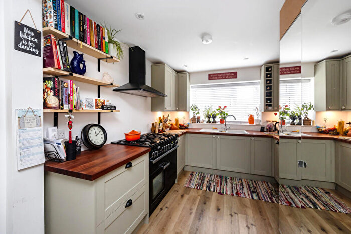 3 Bedroom End Of Terrace House For Sale In Mulberry Gardens, Goring-by-sea, BN12