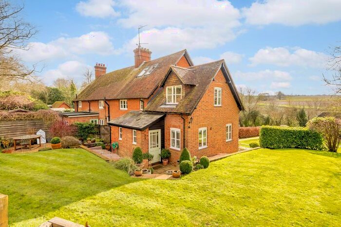 4 Bedroom Semi-Detached House For Sale In Guildford Road, Abinger Hammer, Dorking, RH5