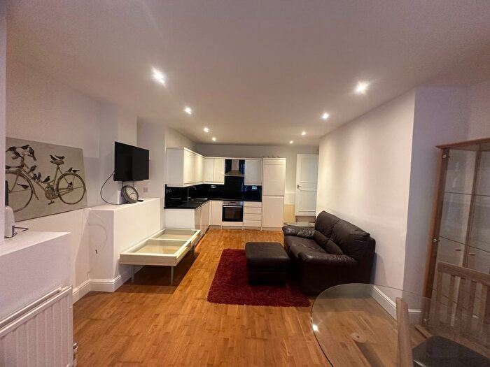 2 Bedroom Flat To Rent In Broadhurst Gardens, West Hampstead, London, NW6