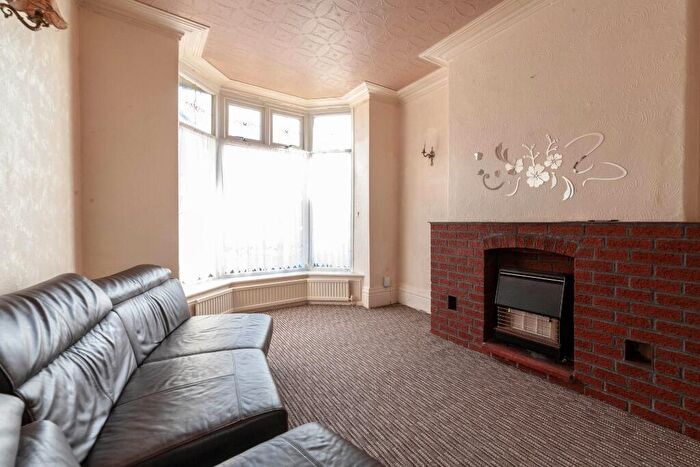 2 Bedroom Terraced House To Rent In Gainsborough Avenue, Oldham, OL8
