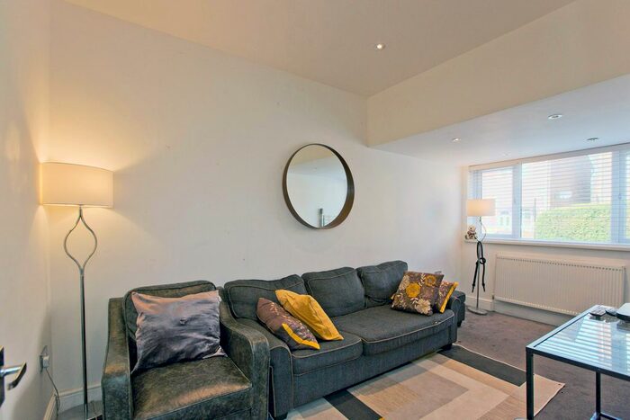 4 Bedroom End Of Terrace House To Rent In Durham Road, London, E16