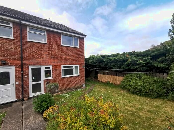 1 Bedroom Semi-Detached House To Rent In Wood Drive, Rothwell, West Yorkshire, LS26