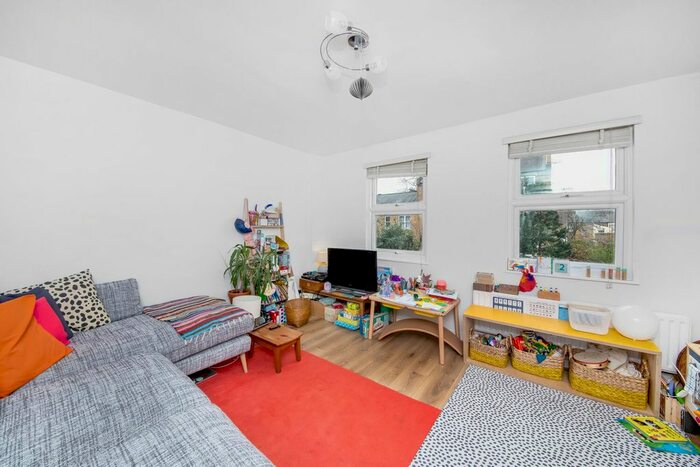 4 Bedroom Property To Rent In Clive Road, Dulwich, London, SE21