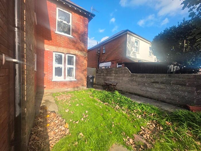 1 Bedroom Flat For Sale In Capstone Road, Bournemouth, Dorset, BH8