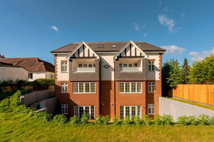 3 Bedroom Flat To Rent In Ark Apartments, South Croydon, CR2