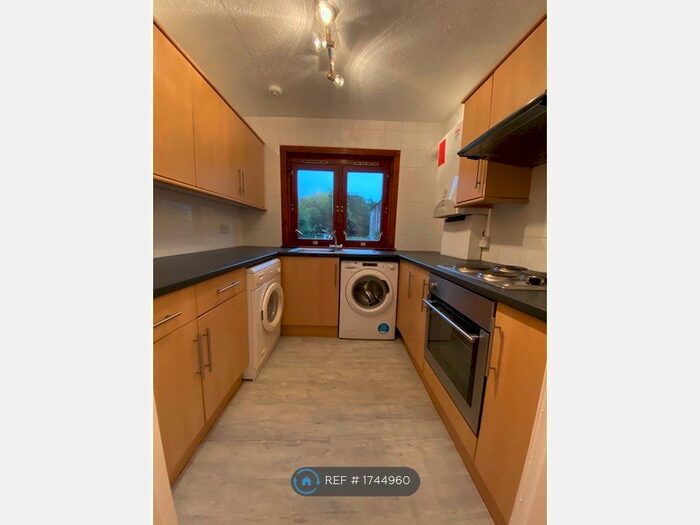 2 Bedroom Flat To Rent In Cairns Road, Cambuslang, Glasgow, G72