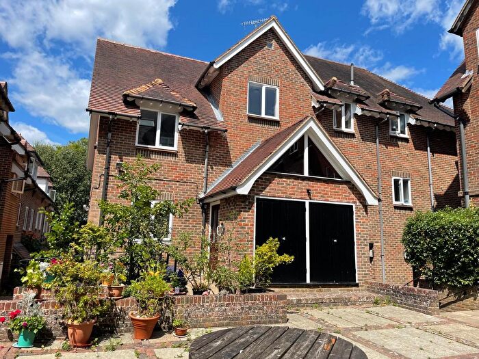 1 Bedroom Flat To Rent In Riverside, Forest Row, RH18