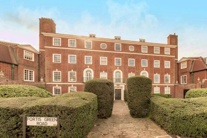 3 Bedroom Flat To Rent In Fortis Green Road, London, N10