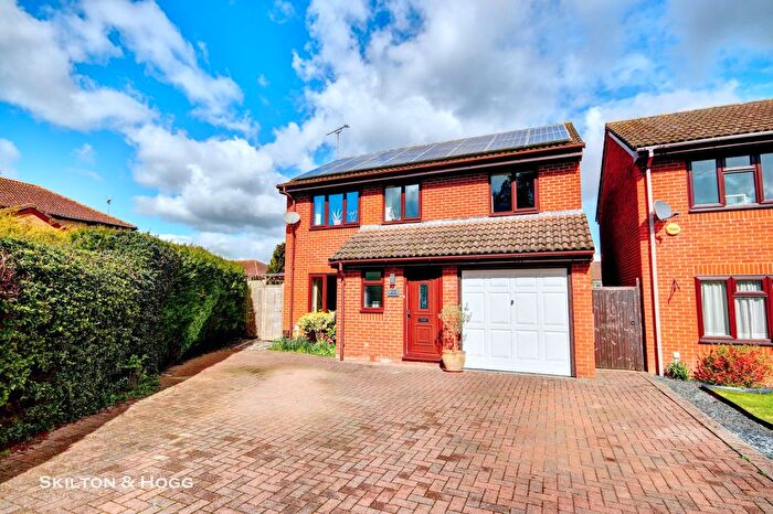 4 Bedroom Detached House For Sale In Worcester Way, Daventry, NN11