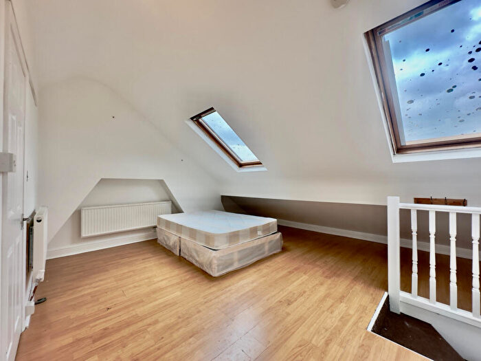 Studio To Rent In Caithness Road, CR4