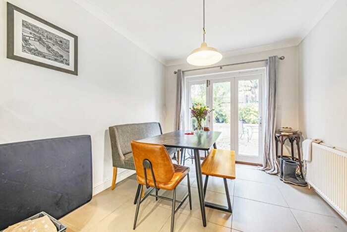 4 Bedroom Terraced House To Rent In Devereux Road, Windsor, SL4