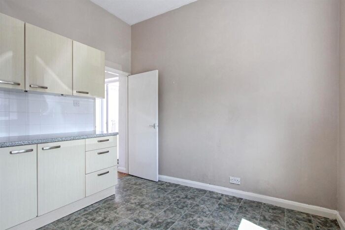 2 Bedroom Flat To Rent In Canterbury Road, Whitstable, Kent, CT5