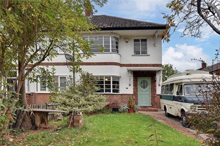 3 Bedroom Semi Detached House For Sale In Zangwill Road, Blackheath, London, SE3
