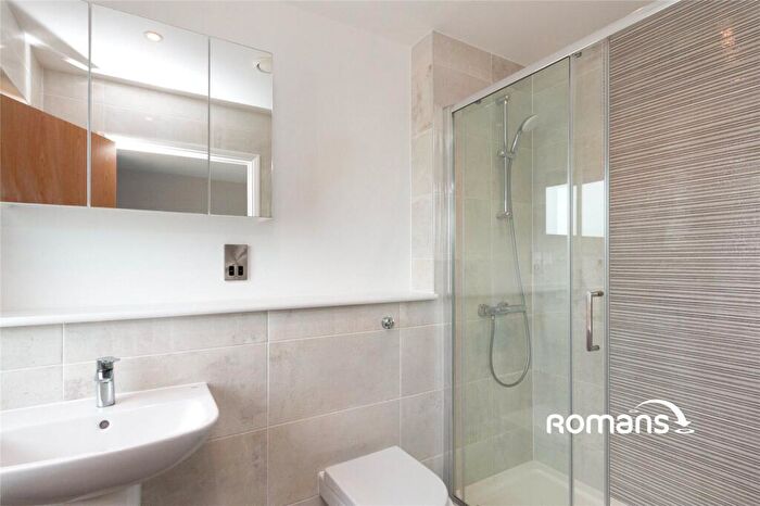 2 Bedroom Flat To Rent In Farnborough Road, Farnborough, Hampshire, GU14