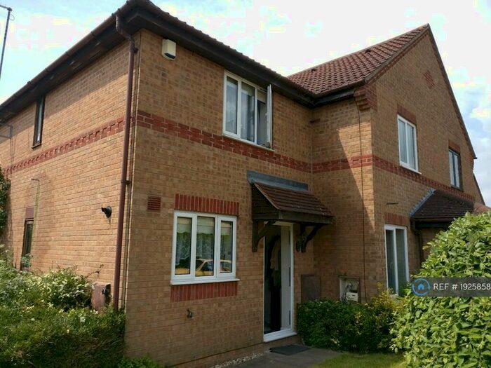 2 Bedroom Semi-Detached House To Rent In Primrose Close, Kettering, NN16