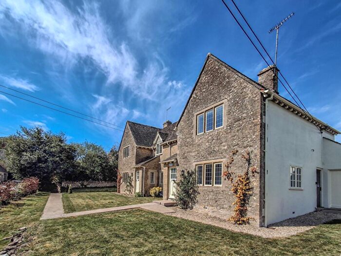 2 Bedroom Cottage For Sale In Hatherop Road, Coln St. Aldwyns, GL7