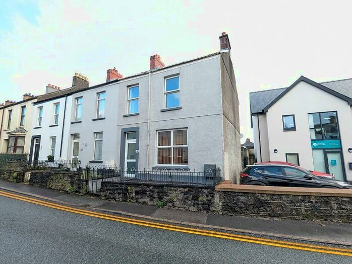 3 Bedroom End Of Terrace House To Rent In Francis Terrace, Carmarthen, Carmarthenshire., SA31