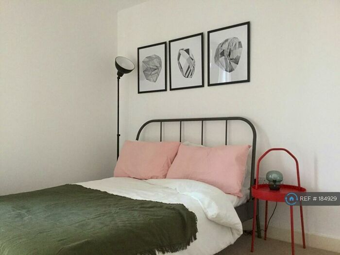 1 Bedroom Flat To Rent In Adriatic Apartments, London, E16