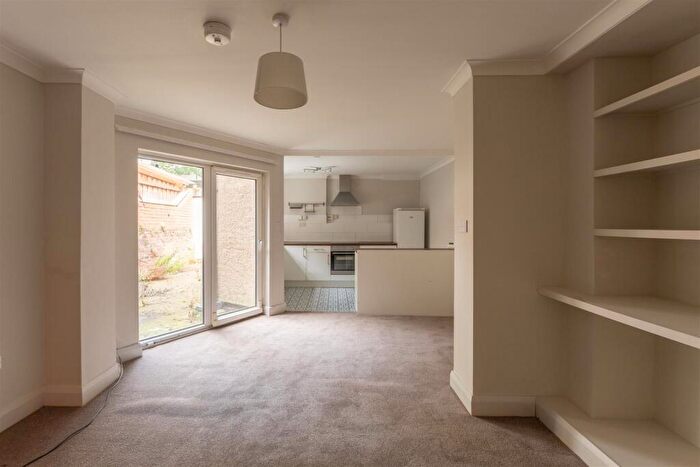 2 Bedroom Flat To Rent In Greystoke Avenue, Sandyford, Newcastle Upon Tyne, NE2