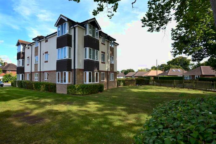 1 Bedroom Flat To Rent In Rosemary Lane, Horley, RH6