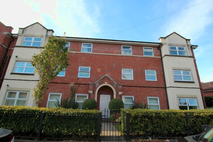 2 Bedroom Flat To Rent In Atkin Street, Worsley, Manchester, M28