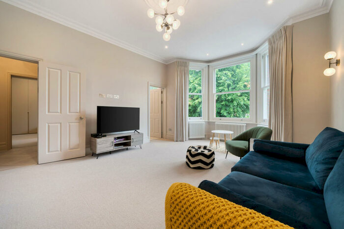 2 Bedroom Flat To Rent In Castelnau, Barnes, SW13