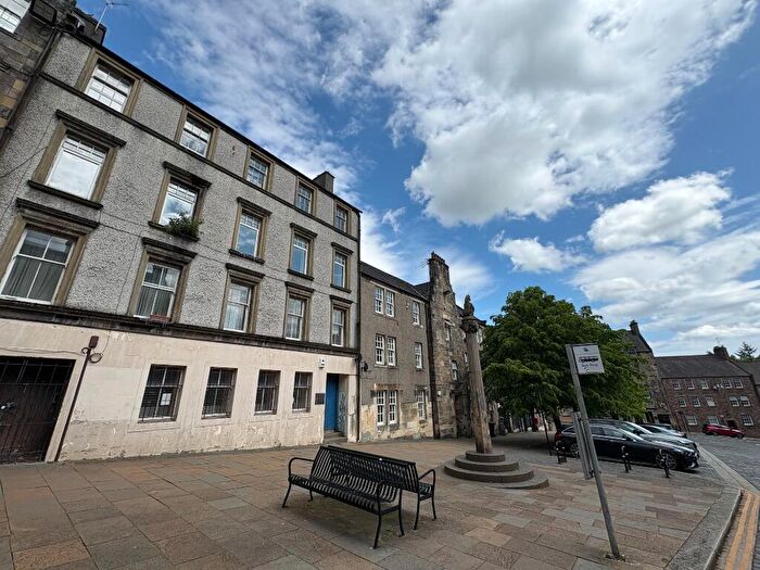 3 Bedroom Flat To Rent In Broad Street, Stirling, FK8