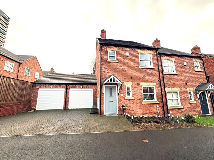 3 Bedroom Semi Detached House For Sale In Green Park, Coventry, West Midlands, CV1
