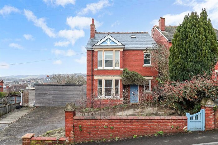 4 Bedroom Detached House For Sale In Rodborough Hill, Stroud, GL5