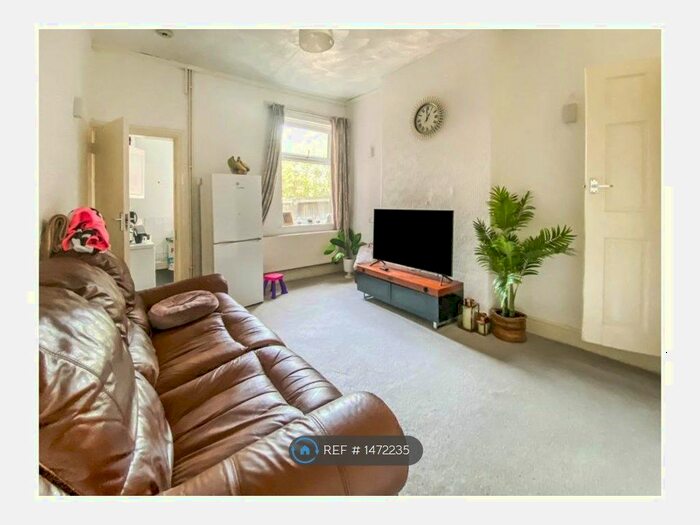 2 Bedroom End Of Terrace House To Rent In Beeton Road, Birmingham, B18