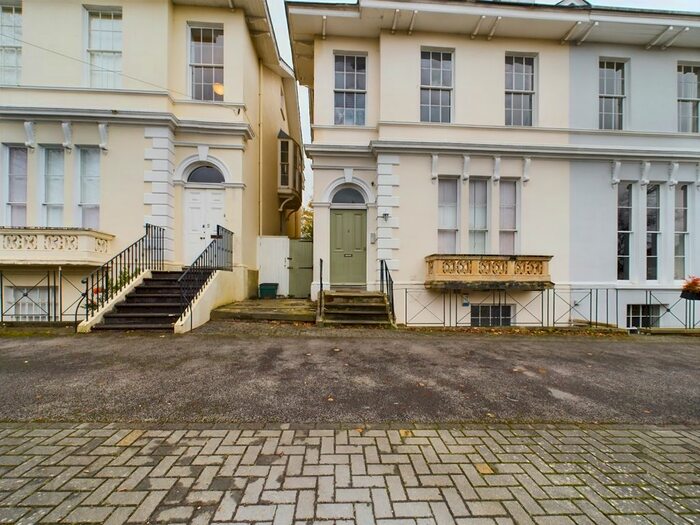 1 Bedroom Flat To Rent In Malvern Place, Lansdown, Cheltenham, GL50