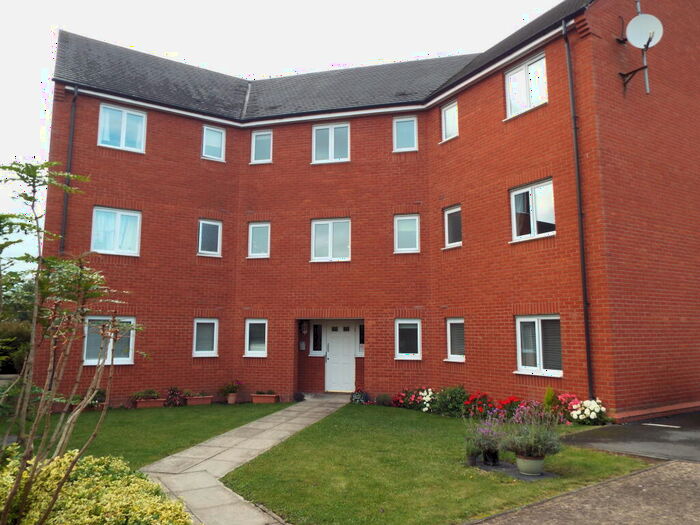 2 Bedroom Apartment To Rent In Wildhay Brook, Hilton, Derbys., DE65