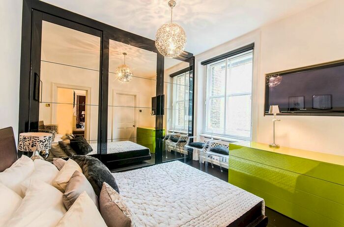 2 Bedroom Flat To Rent In Drayton Gardens, South Kensington, London, SW10