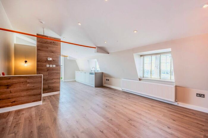 2 Bedroom Flat To Rent In Melville Villas, South Acton, London, W3