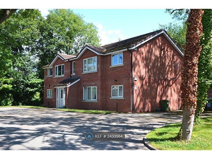 2 Bedroom Flat To Rent In Station Approach, Stockport, SK8