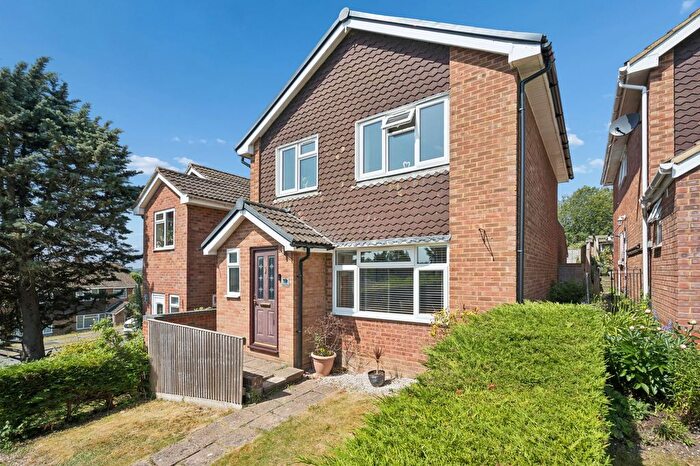 3 Bedroom Detached House For Sale In South View, Downley, HP13